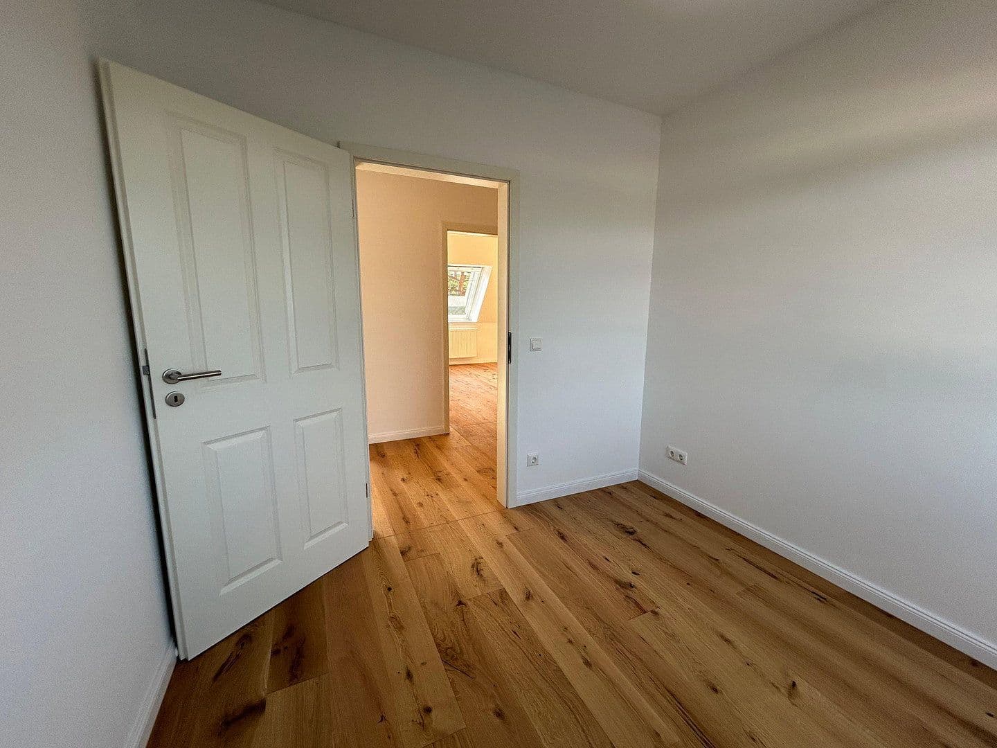 Pronájem bytu 3+1 90 m², München, Bavorsko Pronájem bytu 3+1 90 m², München, Bavorsko