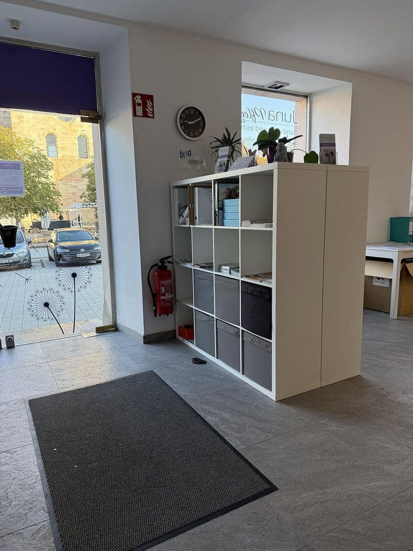 Pronájem nebytového prostoru 150 m², Marktplatz 18, Ellwangen (Jagst), Bádensko-Württembersko Pronájem nebytového prostoru 150 m², Marktplatz 18, Ellwangen (Jagst), Bádensko-Württembersko