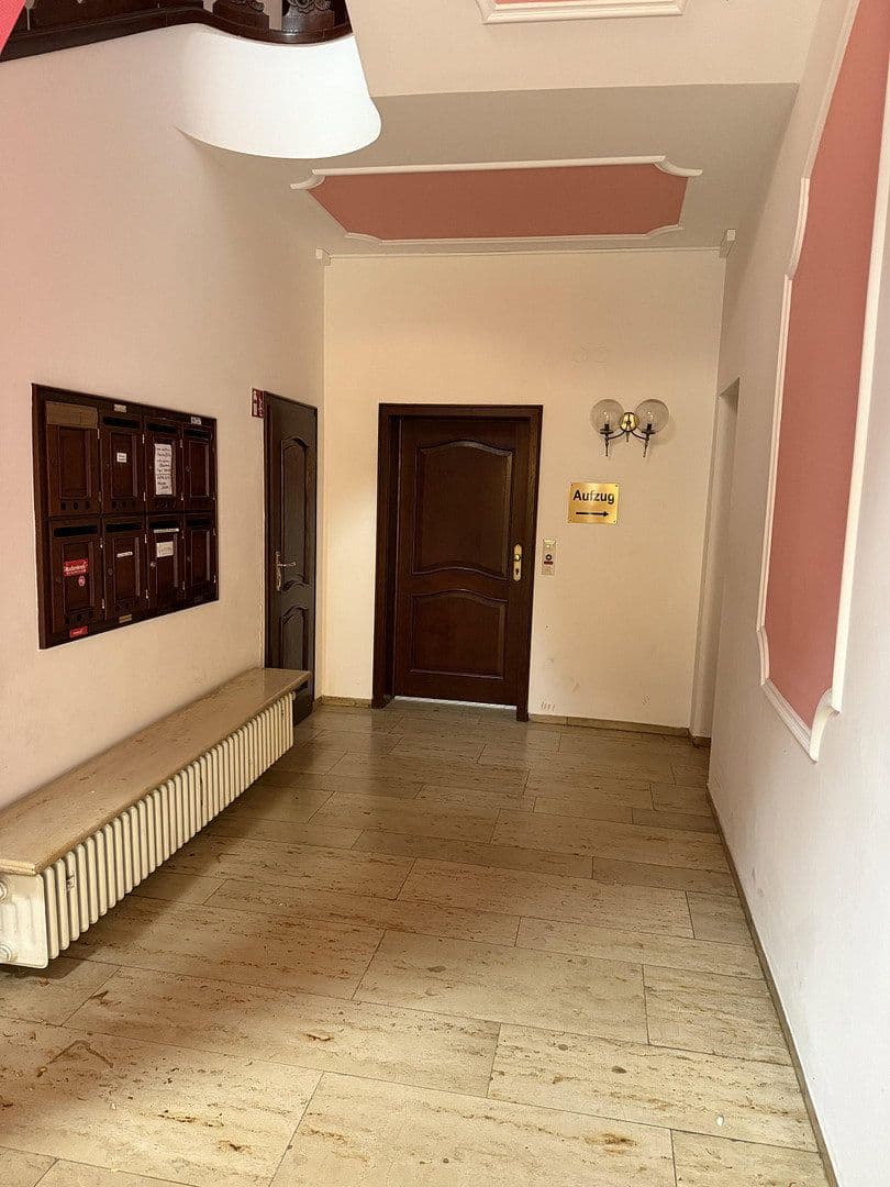 Pronájem nebytového prostoru 150 m², Marktplatz 18, Ellwangen (Jagst), Bádensko-Württembersko Pronájem nebytového prostoru 150 m², Marktplatz 18, Ellwangen (Jagst), Bádensko-Württembersko