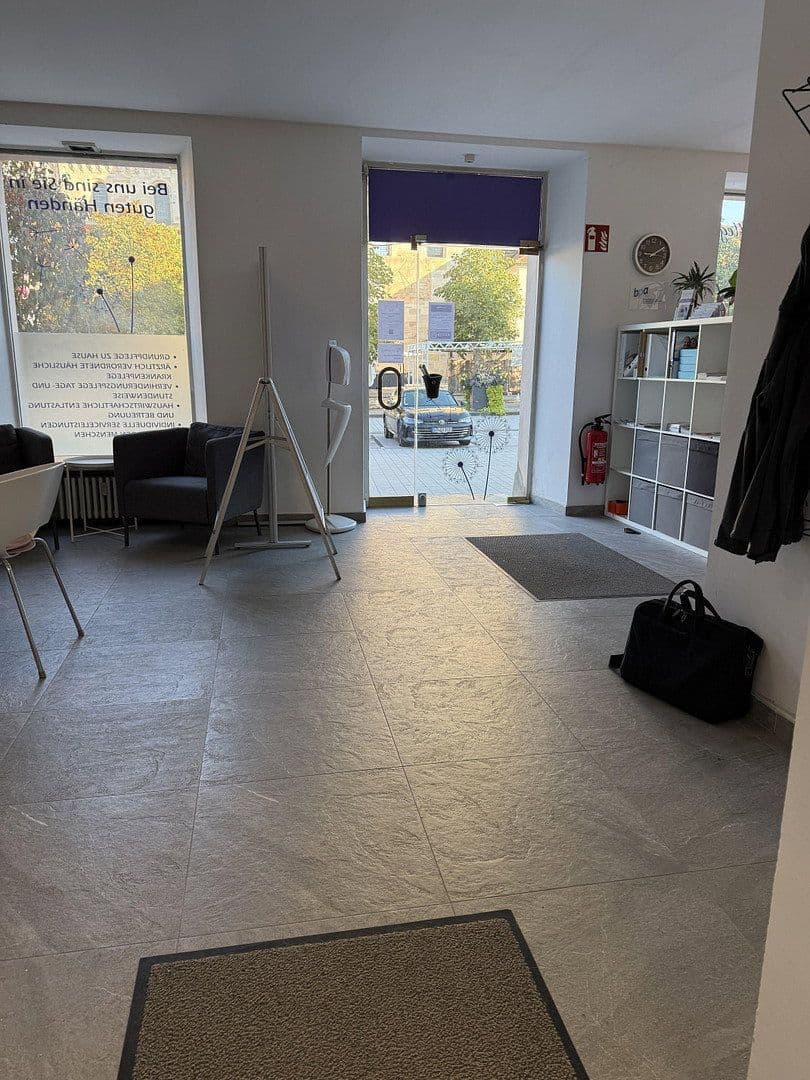 Pronájem nebytového prostoru 150 m², Marktplatz 18, Ellwangen (Jagst), Bádensko-Württembersko Pronájem nebytového prostoru 150 m², Marktplatz 18, Ellwangen (Jagst), Bádensko-Württembersko