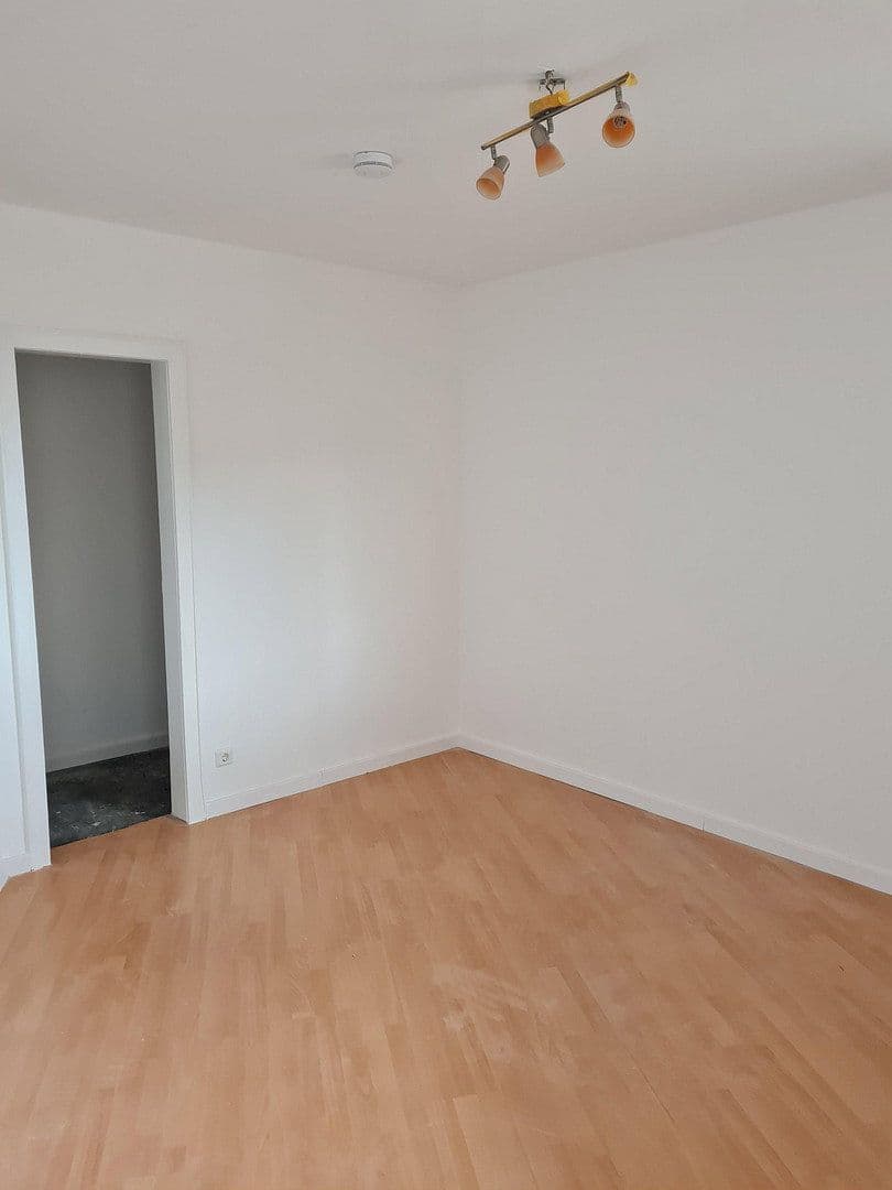 Pronájem bytu 3+1 71 m², Riesengebirgsstrasse 65, Moers, Severní Porýní-Vestfálsko Pronájem bytu 3+1 71 m², Riesengebirgsstrasse 65, Moers, Severní Porýní-Vestfálsko
