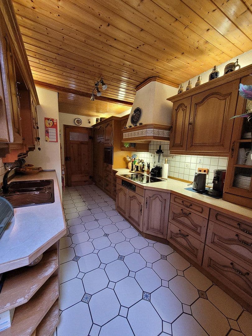 Prodej domu 150 m², pozemek 1.390 m², Kirchstraße 3, Beilstein, Bádensko-Württembersko Prodej domu 150 m², pozemek 1.390 m², Kirchstraße 3, Beilstein, Bádensko-Württembersko