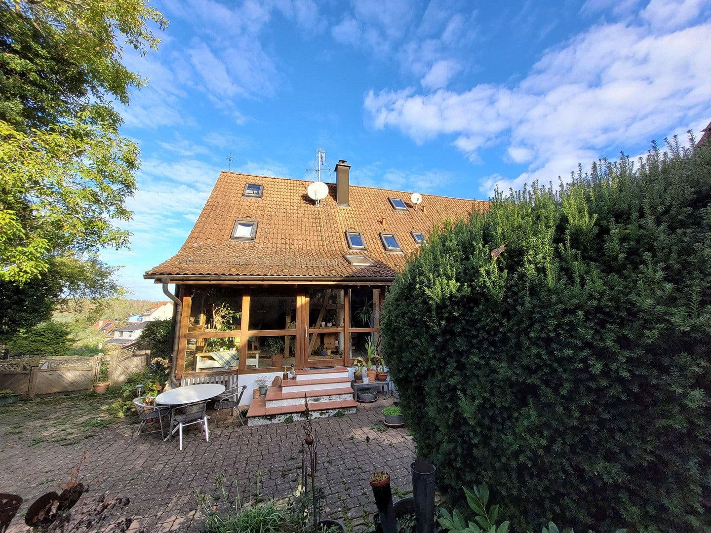 Prodej domu 150 m², pozemek 1.390 m², Kirchstraße 3, Beilstein, Bádensko-Württembersko Prodej domu 150 m², pozemek 1.390 m², Kirchstraße 3, Beilstein, Bádensko-Württembersko