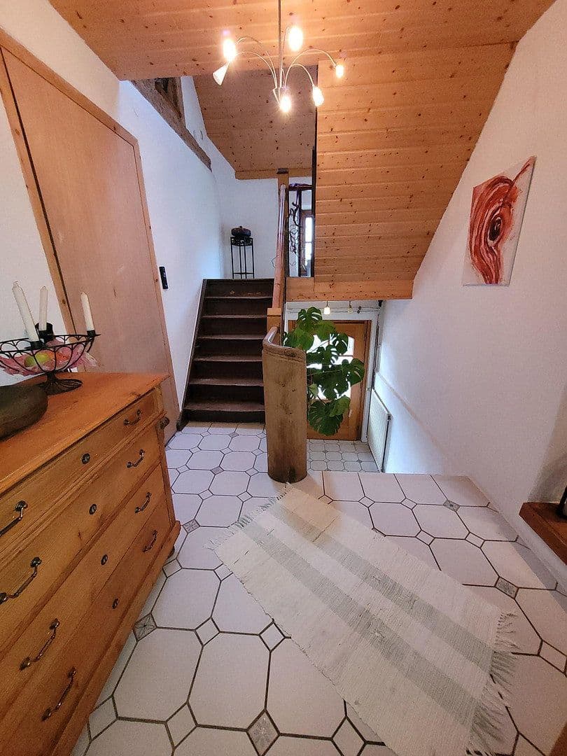 Prodej domu 150 m², pozemek 1.390 m², Kirchstraße 3, Beilstein, Bádensko-Württembersko Prodej domu 150 m², pozemek 1.390 m², Kirchstraße 3, Beilstein, Bádensko-Württembersko