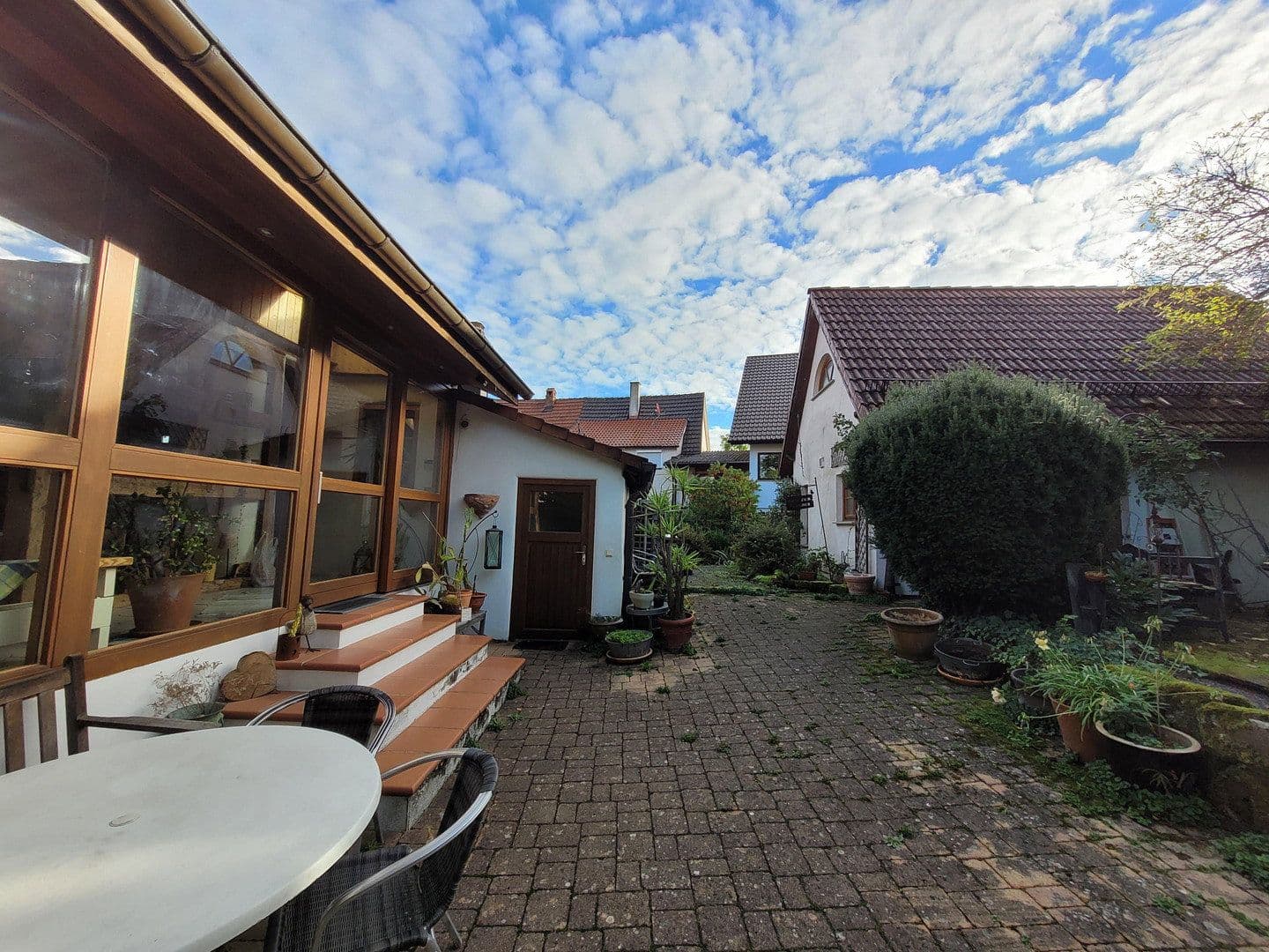 Prodej domu 150 m², pozemek 1.390 m², Kirchstraße 3, Beilstein, Bádensko-Württembersko Prodej domu 150 m², pozemek 1.390 m², Kirchstraße 3, Beilstein, Bádensko-Württembersko