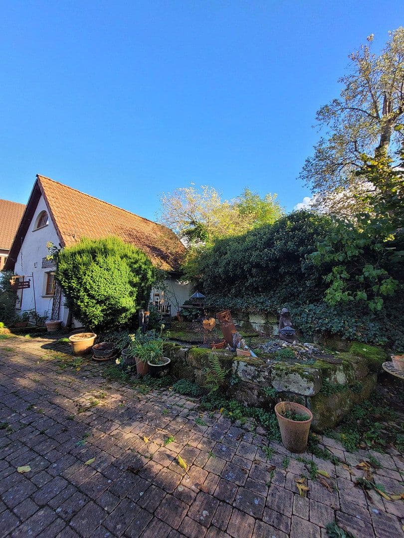 Prodej domu 150 m², pozemek 1.390 m², Kirchstraße 3, Beilstein, Bádensko-Württembersko Prodej domu 150 m², pozemek 1.390 m², Kirchstraße 3, Beilstein, Bádensko-Württembersko