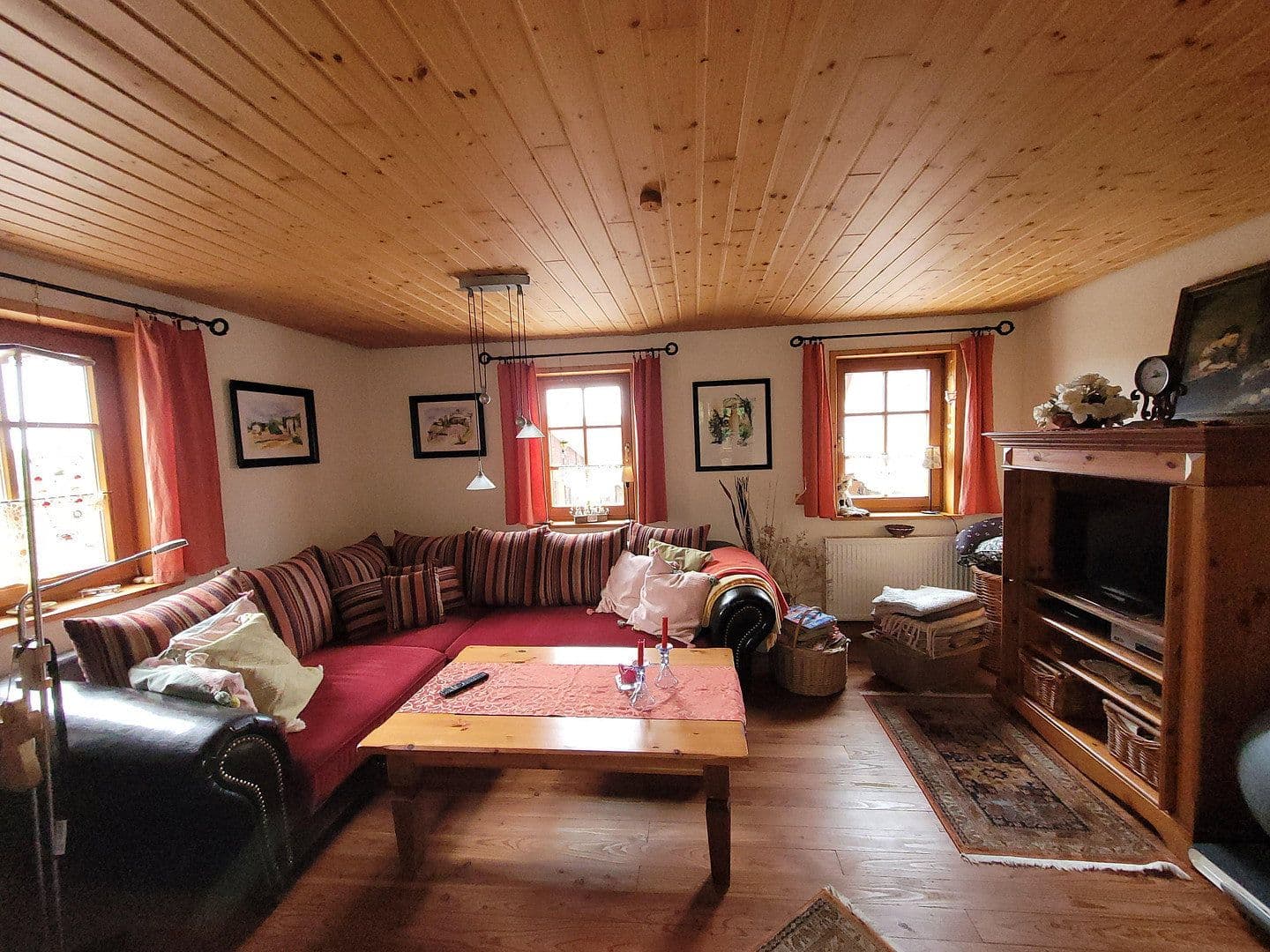 Prodej domu 150 m², pozemek 1.390 m², Kirchstraße 3, Beilstein, Bádensko-Württembersko Prodej domu 150 m², pozemek 1.390 m², Kirchstraße 3, Beilstein, Bádensko-Württembersko