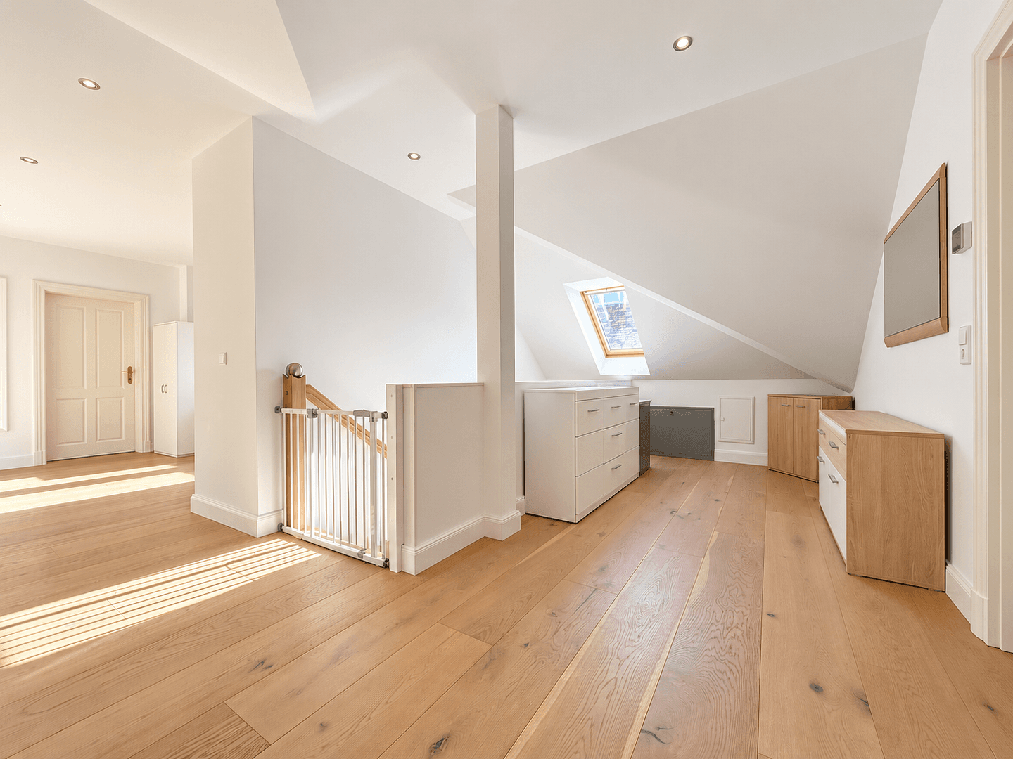 Prodej domu 274 m², pozemek 665 m², Harsefeld, Dolní Sasko Prodej domu 274 m², pozemek 665 m², Harsefeld, Dolní Sasko
