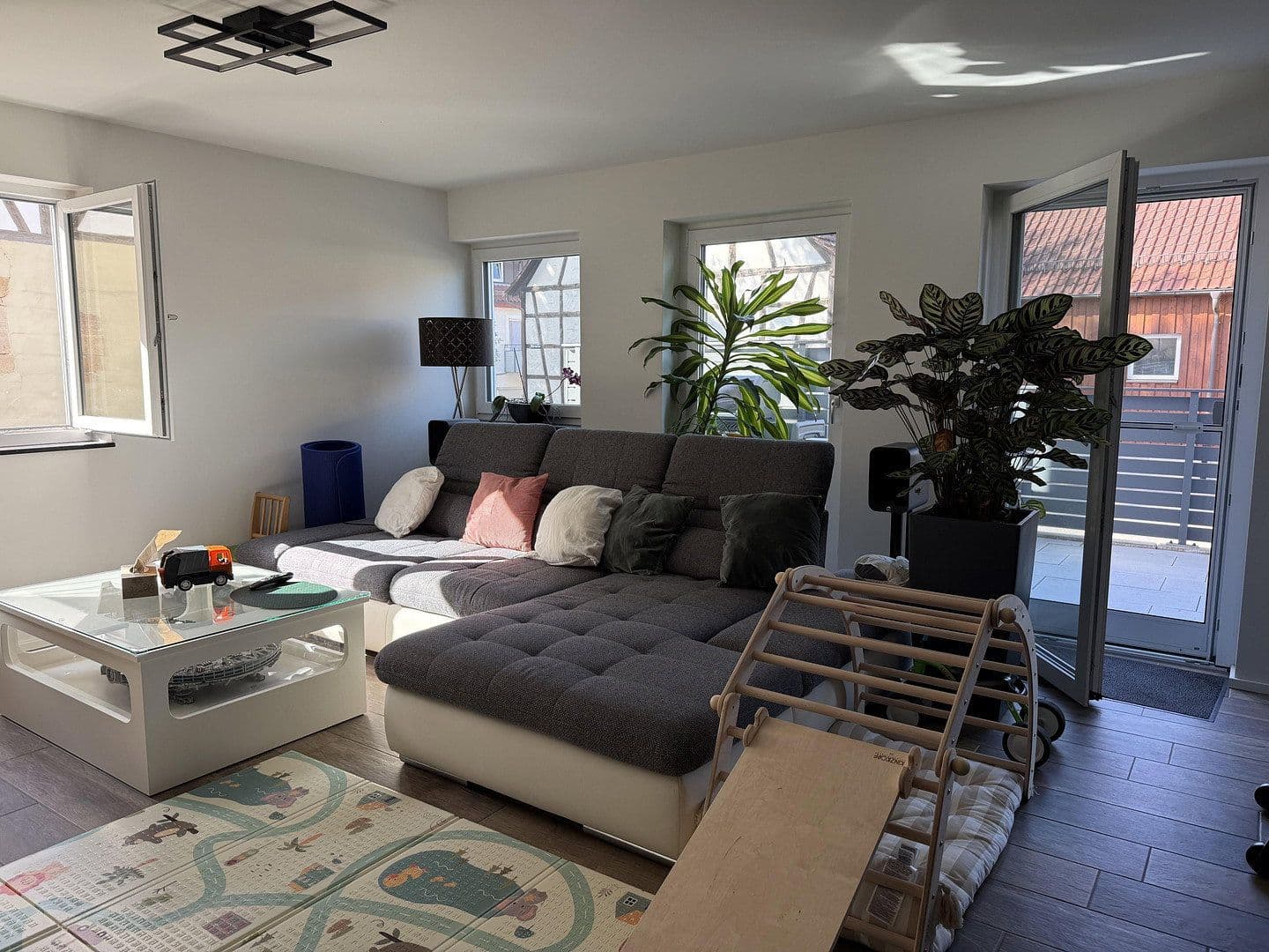 Pronájem bytu 4+1 125 m², Pliezhausen, Bádensko-Württembersko Pronájem bytu 4+1 125 m², Pliezhausen, Bádensko-Württembersko