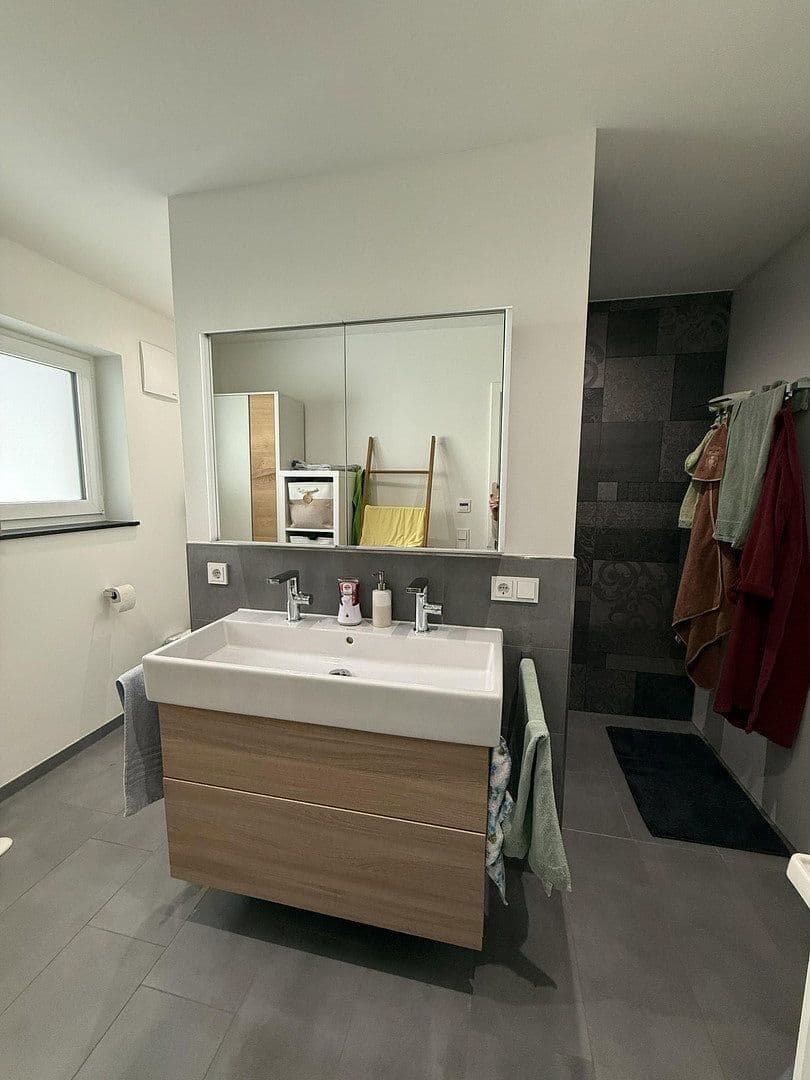 Pronájem bytu 4+1 125 m², Pliezhausen, Bádensko-Württembersko Pronájem bytu 4+1 125 m², Pliezhausen, Bádensko-Württembersko