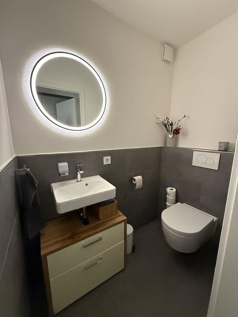 Pronájem bytu 4+1 125 m², Pliezhausen, Bádensko-Württembersko Pronájem bytu 4+1 125 m², Pliezhausen, Bádensko-Württembersko