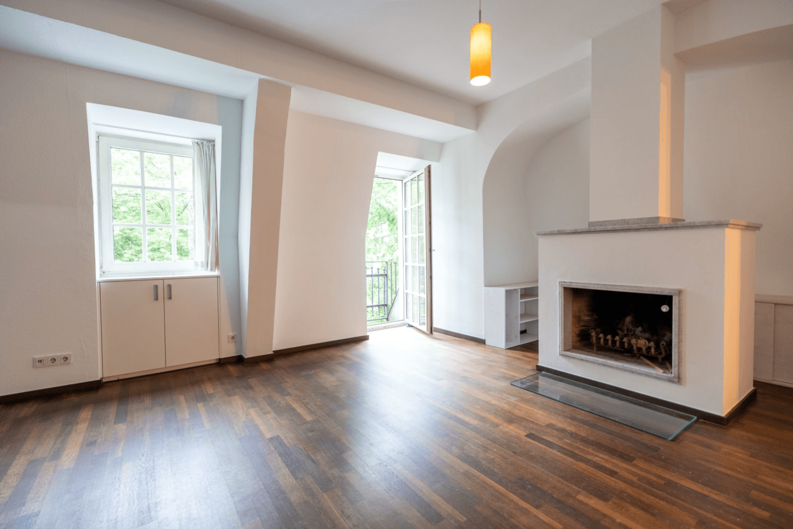 Pronájem bytu 2+kk 96 m², Düsseldorf, Severní Porýní-Vestfálsko Pronájem bytu 2+kk 96 m², Düsseldorf, Severní Porýní-Vestfálsko