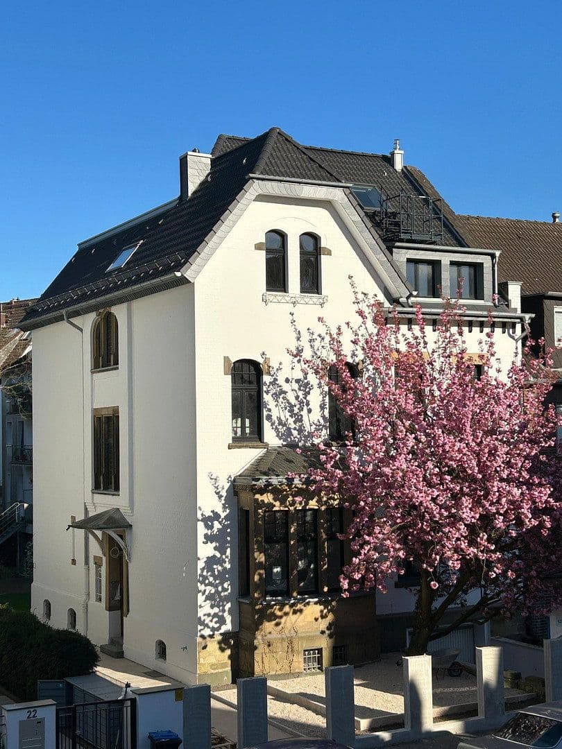 Pronájem bytu 3+1 109 m², Düsseldorf, Severní Porýní-Vestfálsko Pronájem bytu 3+1 109 m², Düsseldorf, Severní Porýní-Vestfálsko