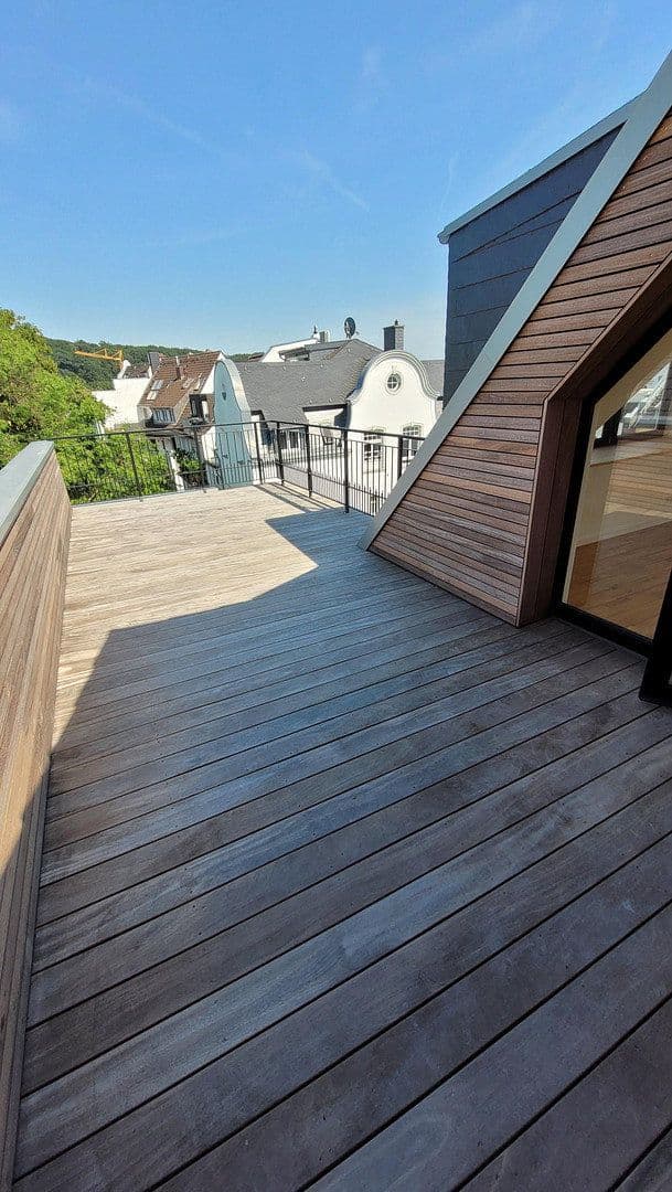 Pronájem bytu 3+1 109 m², Düsseldorf, Severní Porýní-Vestfálsko Pronájem bytu 3+1 109 m², Düsseldorf, Severní Porýní-Vestfálsko