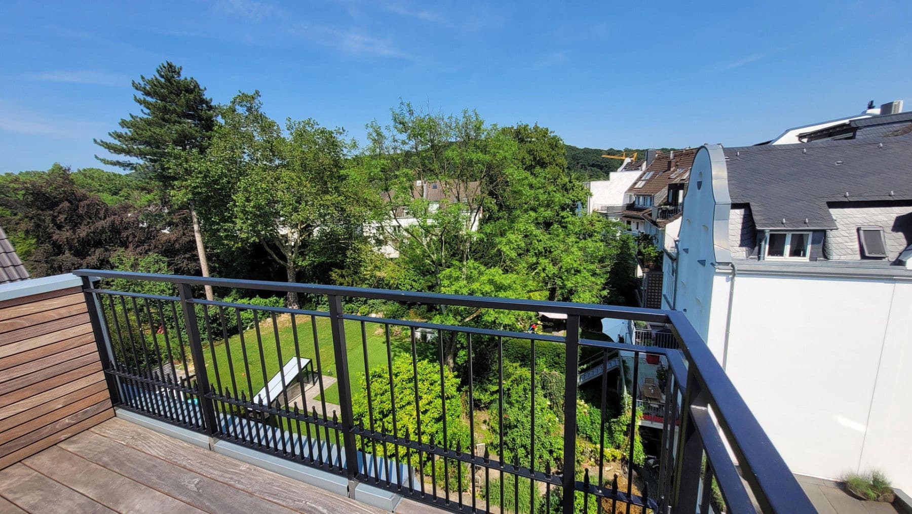 Pronájem bytu 3+1 109 m², Düsseldorf, Severní Porýní-Vestfálsko Pronájem bytu 3+1 109 m², Düsseldorf, Severní Porýní-Vestfálsko