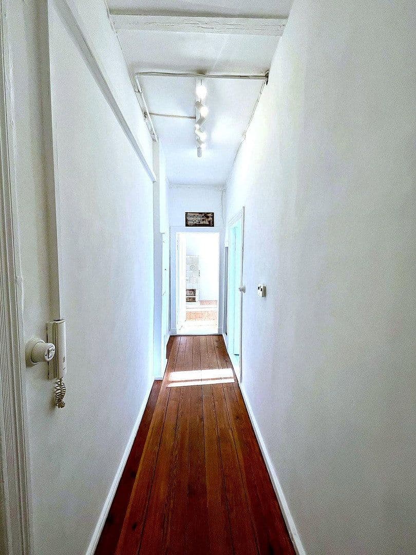 Prodej bytu 2+1 45 m², Schillerpromenade 32, Berlin, Berlín Prodej bytu 2+1 45 m², Schillerpromenade 32, Berlin, Berlín