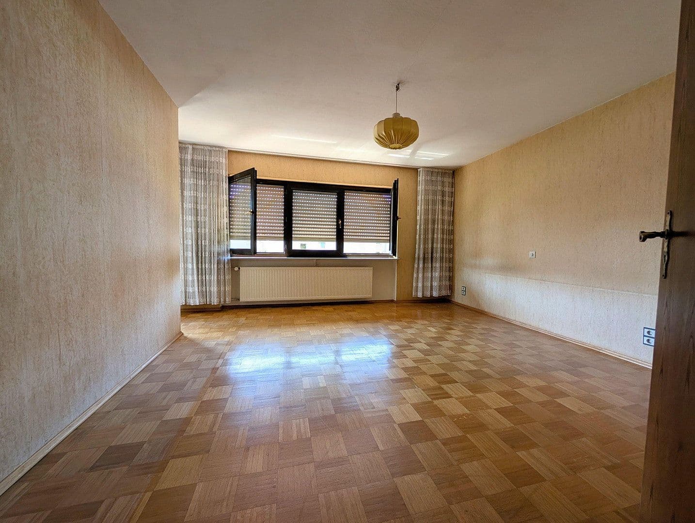 Prodej domu 162 m², pozemek 360 m², Goldbach, Bavorsko Prodej domu 162 m², pozemek 360 m², Goldbach, Bavorsko