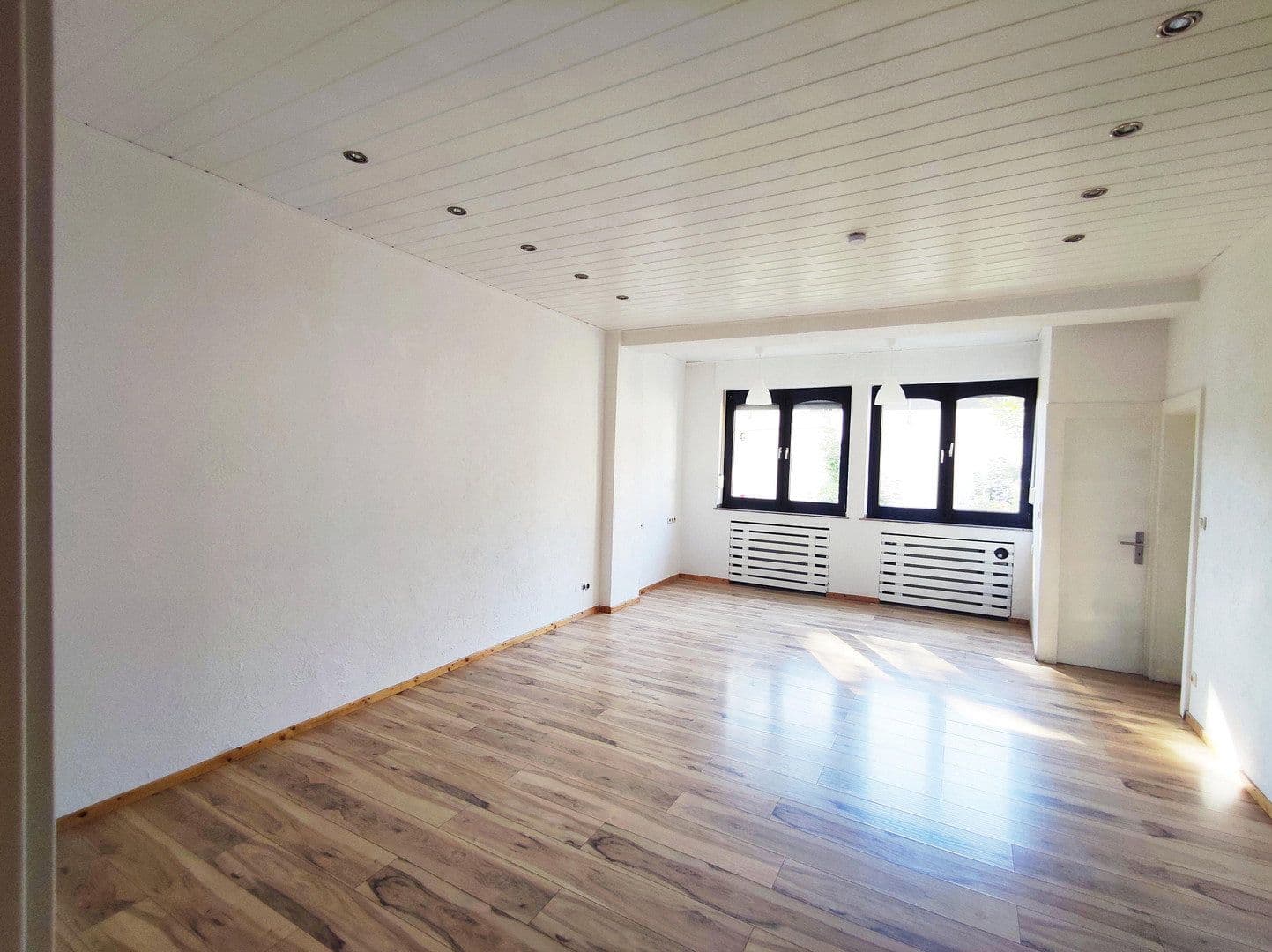 Pronájem bytu 2+1 72 m², Düren, Severní Porýní-Vestfálsko Pronájem bytu 2+1 72 m², Düren, Severní Porýní-Vestfálsko
