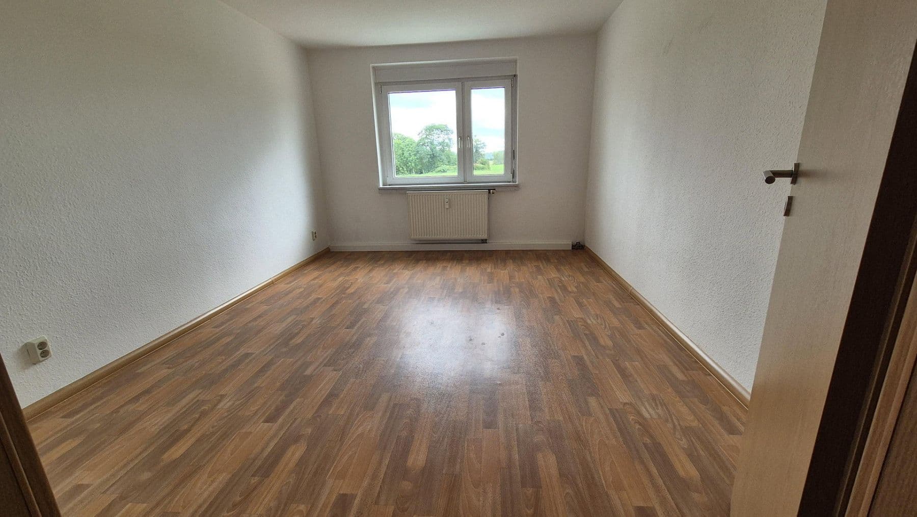 Pronájem bytu 3+1 63 m², Zur Siedlung 25, Jahnatal, Sasko Pronájem bytu 3+1 63 m², Zur Siedlung 25, Jahnatal, Sasko