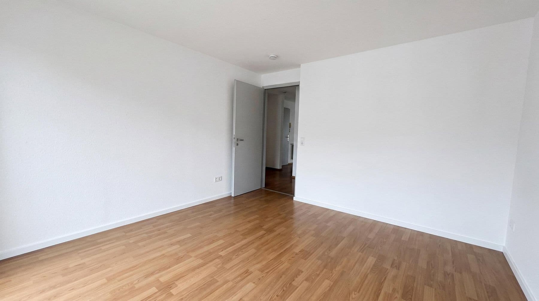 Pronájem bytu 3+1 82 m², Leipzig-Os, Sasko Pronájem bytu 3+1 82 m², Leipzig-Os, Sasko
