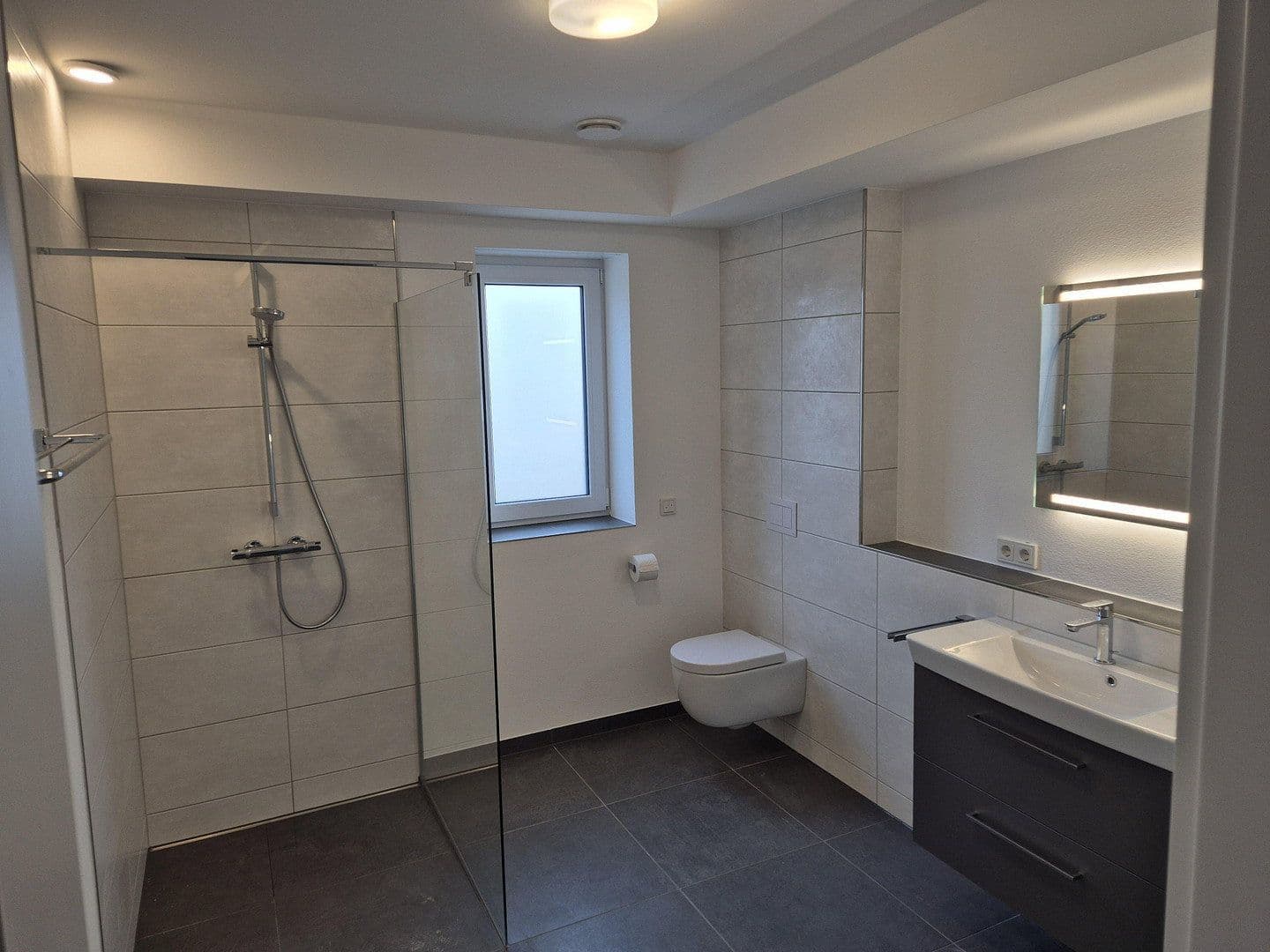 Pronájem bytu 3+1 120 m², Schloßstr. 2G, Wadern, Země Sársko Pronájem bytu 3+1 120 m², Schloßstr. 2G, Wadern, Země Sársko