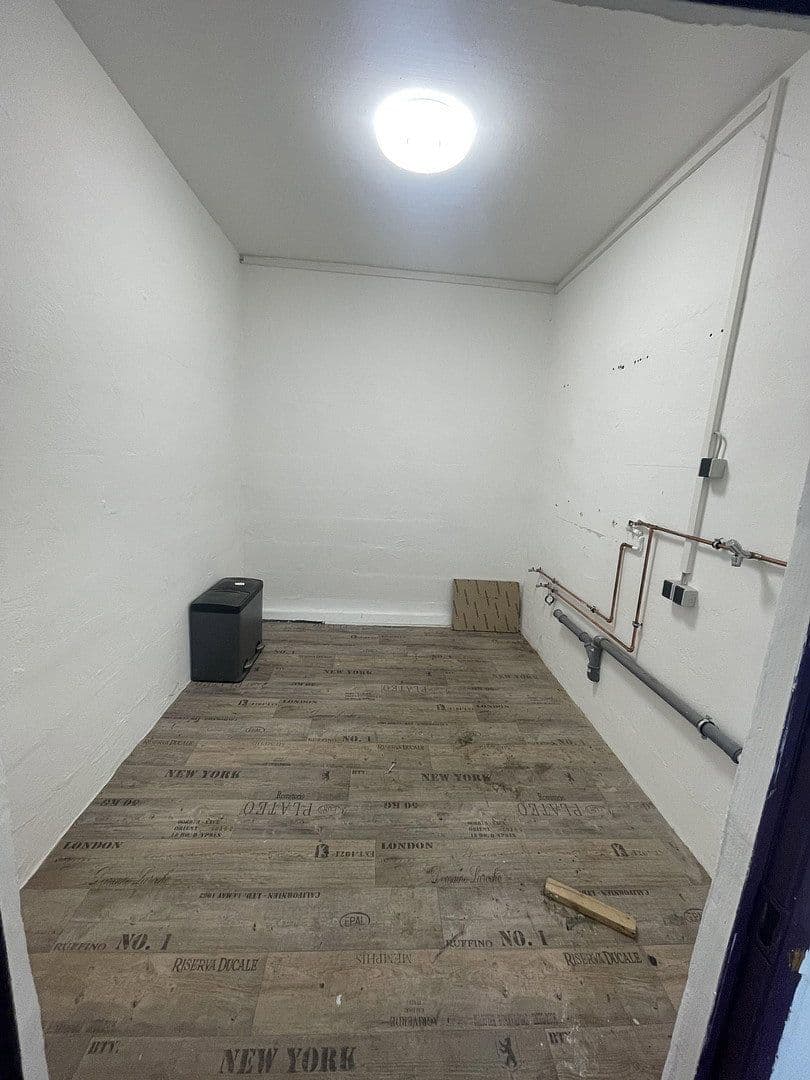 Pronájem nebytového prostoru 30 m², Schwäbisch Gmünd, Bádensko-Württembersko Pronájem nebytového prostoru 30 m², Schwäbisch Gmünd, Bádensko-Württembersko