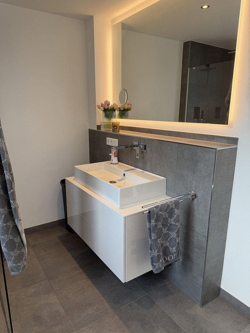 Prodej bytu 3+1 98 m², Duisburg, Severní Porýní-Vestfálsko Prodej bytu 3+1 98 m², Duisburg, Severní Porýní-Vestfálsko