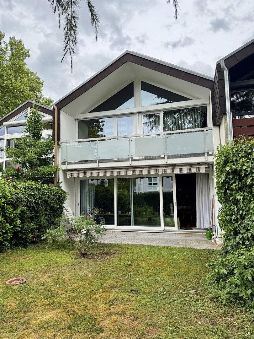 Prodej domu 119 m², pozemek 221 m², Reutlinger Straße 15, Tamm, Bádensko-Württembersko Prodej domu 119 m², pozemek 221 m², Reutlinger Straße 15, Tamm, Bádensko-Württembersko