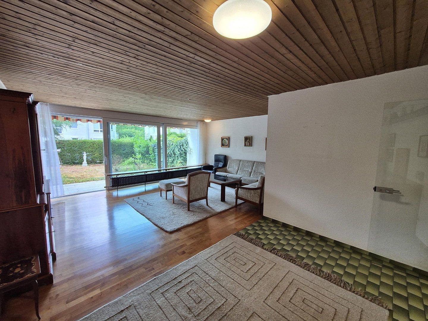 Prodej domu 119 m², pozemek 221 m², Reutlinger Straße 15, Tamm, Bádensko-Württembersko Prodej domu 119 m², pozemek 221 m², Reutlinger Straße 15, Tamm, Bádensko-Württembersko