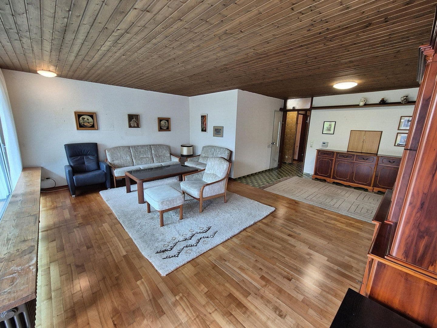 Prodej domu 119 m², pozemek 221 m², Reutlinger Straße 15, Tamm, Bádensko-Württembersko Prodej domu 119 m², pozemek 221 m², Reutlinger Straße 15, Tamm, Bádensko-Württembersko