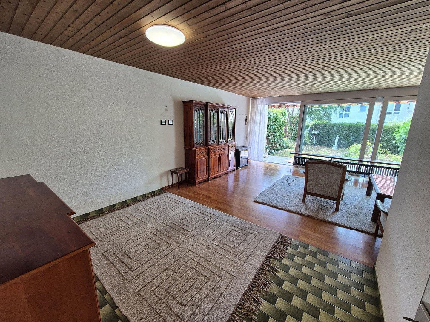 Prodej domu 119 m², pozemek 221 m², Reutlinger Straße 15, Tamm, Bádensko-Württembersko Prodej domu 119 m², pozemek 221 m², Reutlinger Straße 15, Tamm, Bádensko-Württembersko