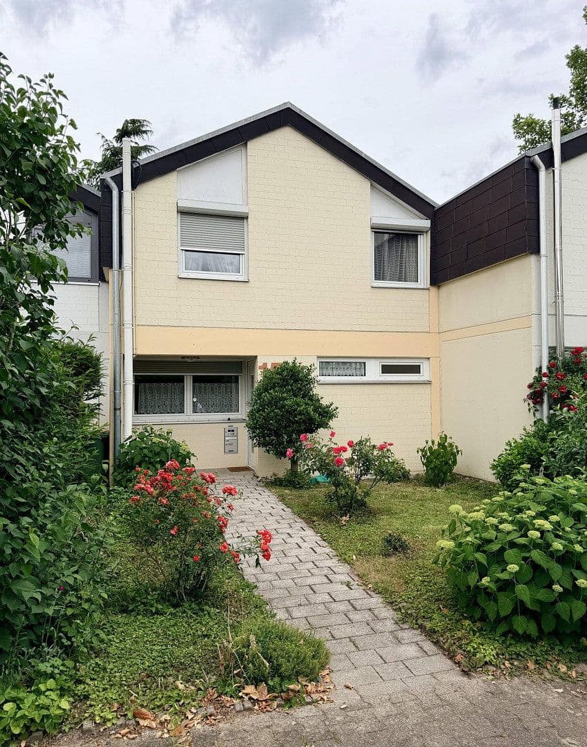 Prodej domu 119 m², pozemek 221 m², Reutlinger Straße 15, Tamm, Bádensko-Württembersko Prodej domu 119 m², pozemek 221 m², Reutlinger Straße 15, Tamm, Bádensko-Württembersko
