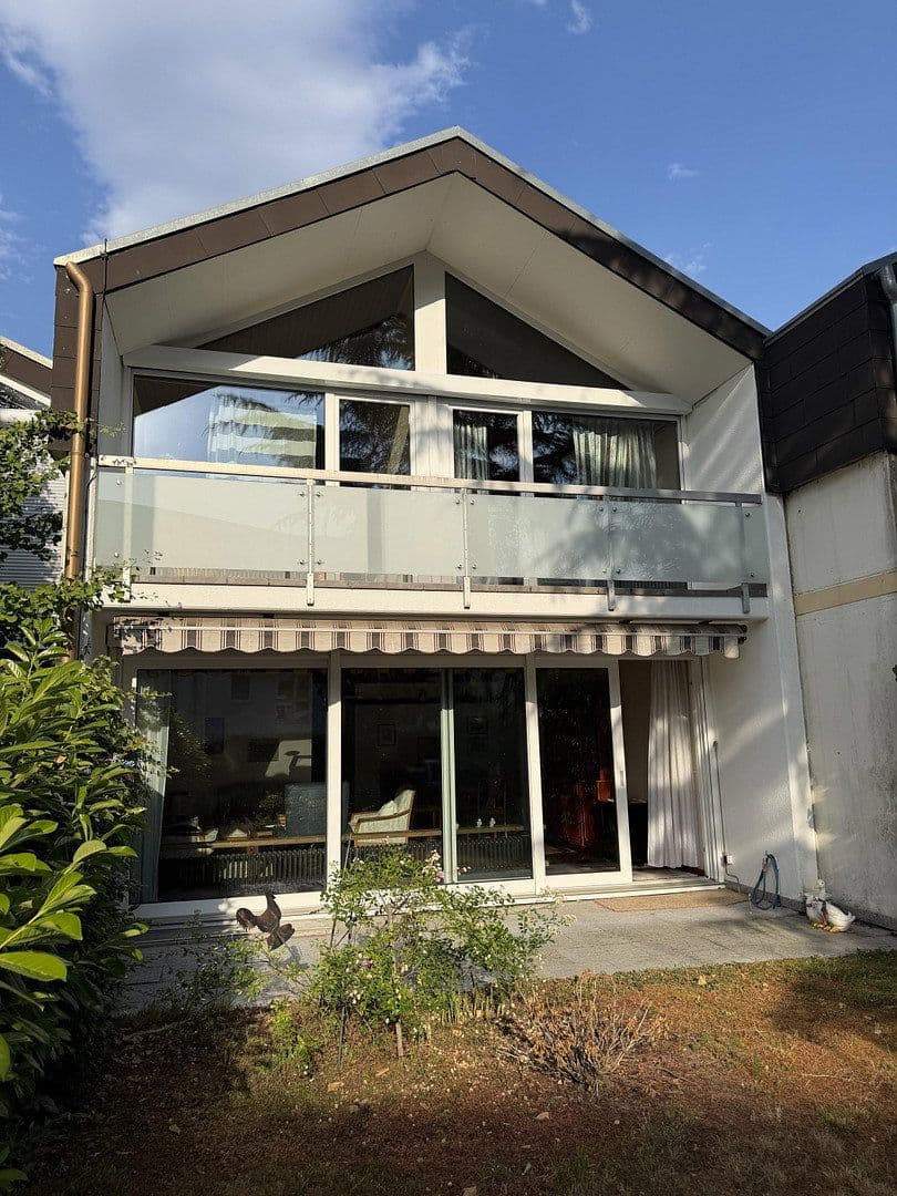 Prodej domu 119 m², pozemek 221 m², Reutlinger Straße 15, Tamm, Bádensko-Württembersko Prodej domu 119 m², pozemek 221 m², Reutlinger Straße 15, Tamm, Bádensko-Württembersko