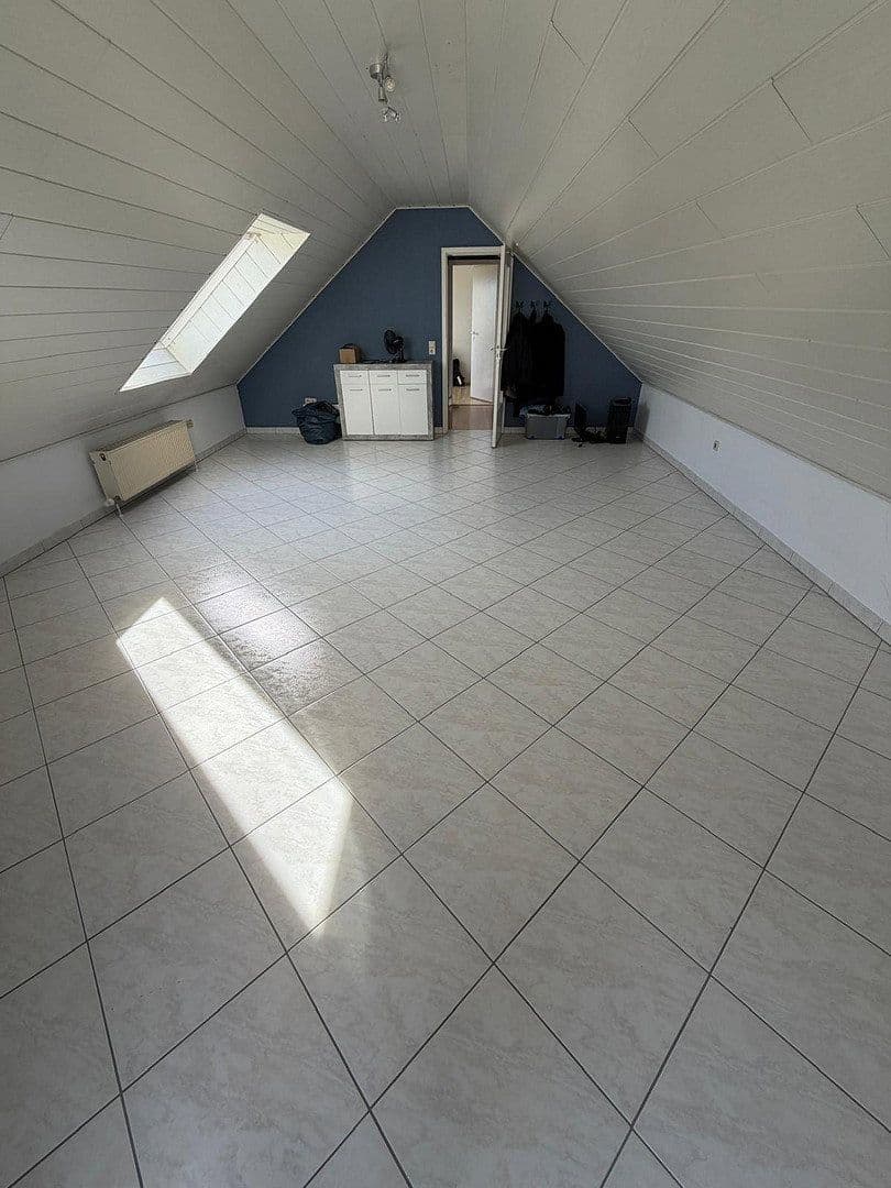 Pronájem bytu 4+kk 105 m², Brühl, Bádensko-Württembersko Pronájem bytu 4+kk 105 m², Brühl, Bádensko-Württembersko