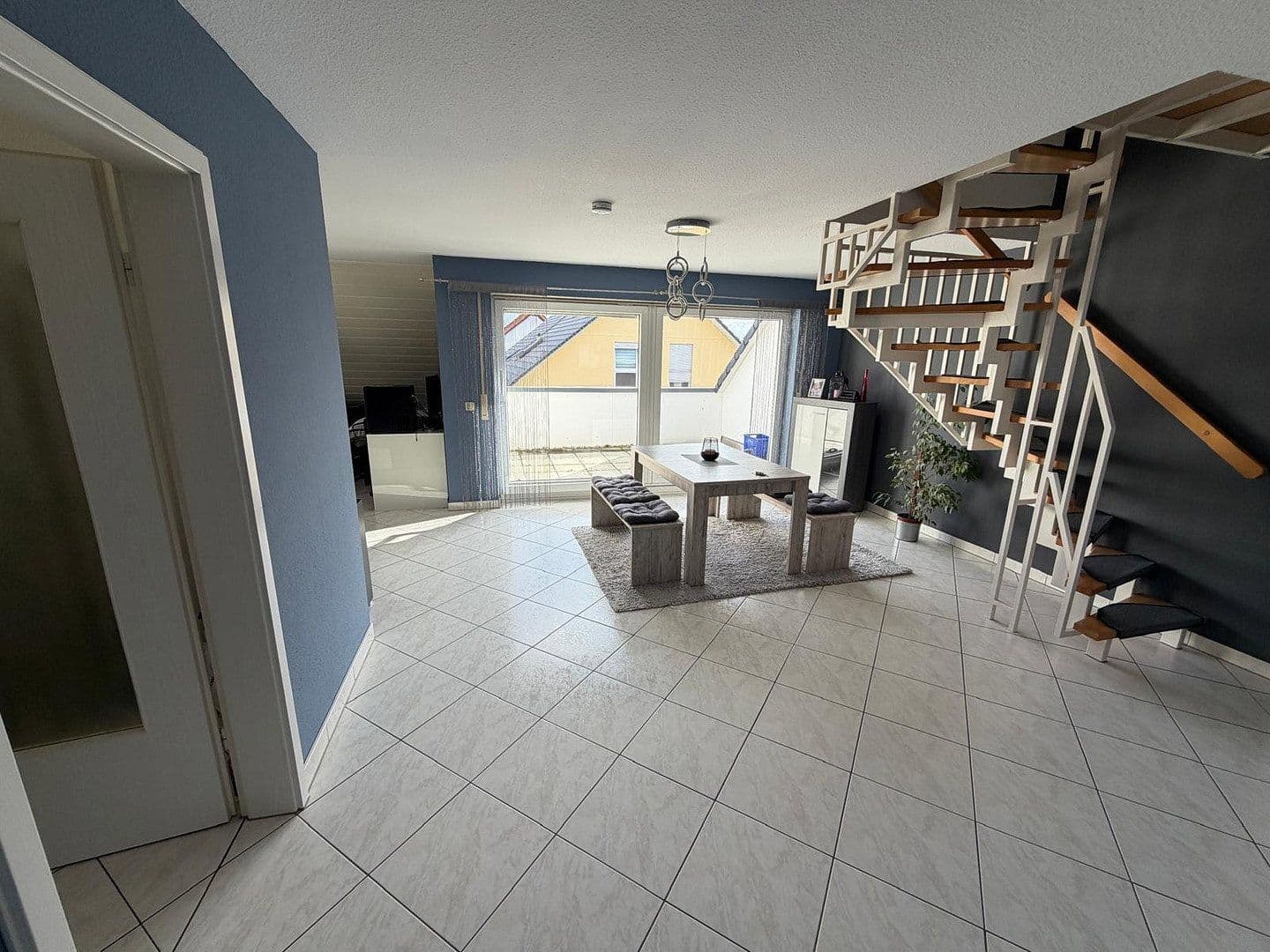 Pronájem bytu 4+kk 105 m², Brühl, Bádensko-Württembersko Pronájem bytu 4+kk 105 m², Brühl, Bádensko-Württembersko