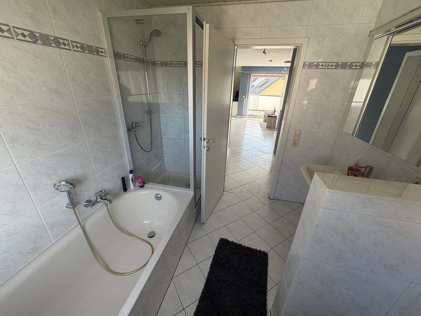 Pronájem bytu 4+kk 105 m², Brühl, Bádensko-Württembersko Pronájem bytu 4+kk 105 m², Brühl, Bádensko-Württembersko