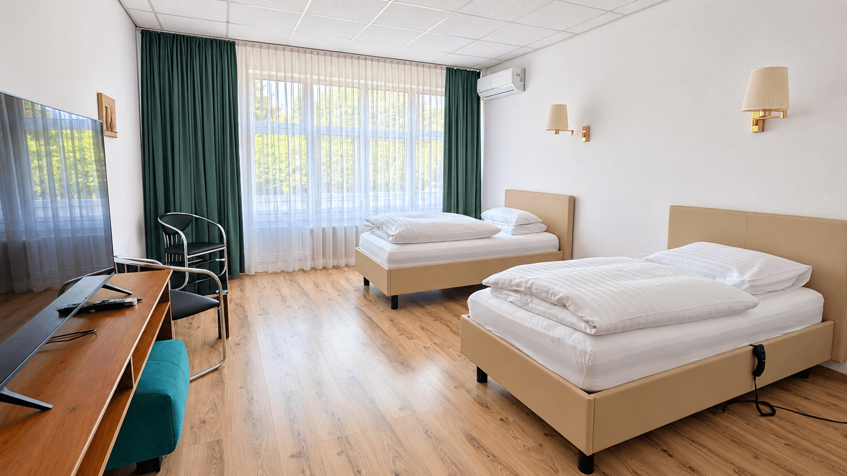 Pronájem bytu 3+1 114 m², Steinbergstr. 3, Leipzig, Leipzig OT Holzhausen, Sasko Pronájem bytu 3+1 114 m², Steinbergstr. 3, Leipzig, Leipzig OT Holzhausen, Sasko