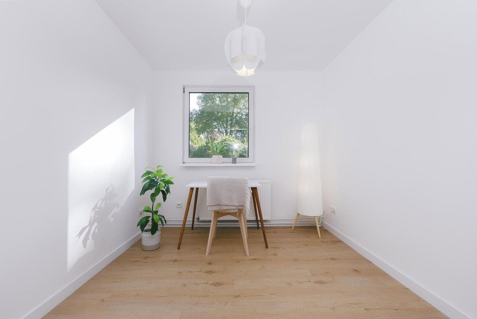 Prodej domu 104 m², pozemek 1.140 m², Falkensee, Braniborsko Prodej domu 104 m², pozemek 1.140 m², Falkensee, Braniborsko