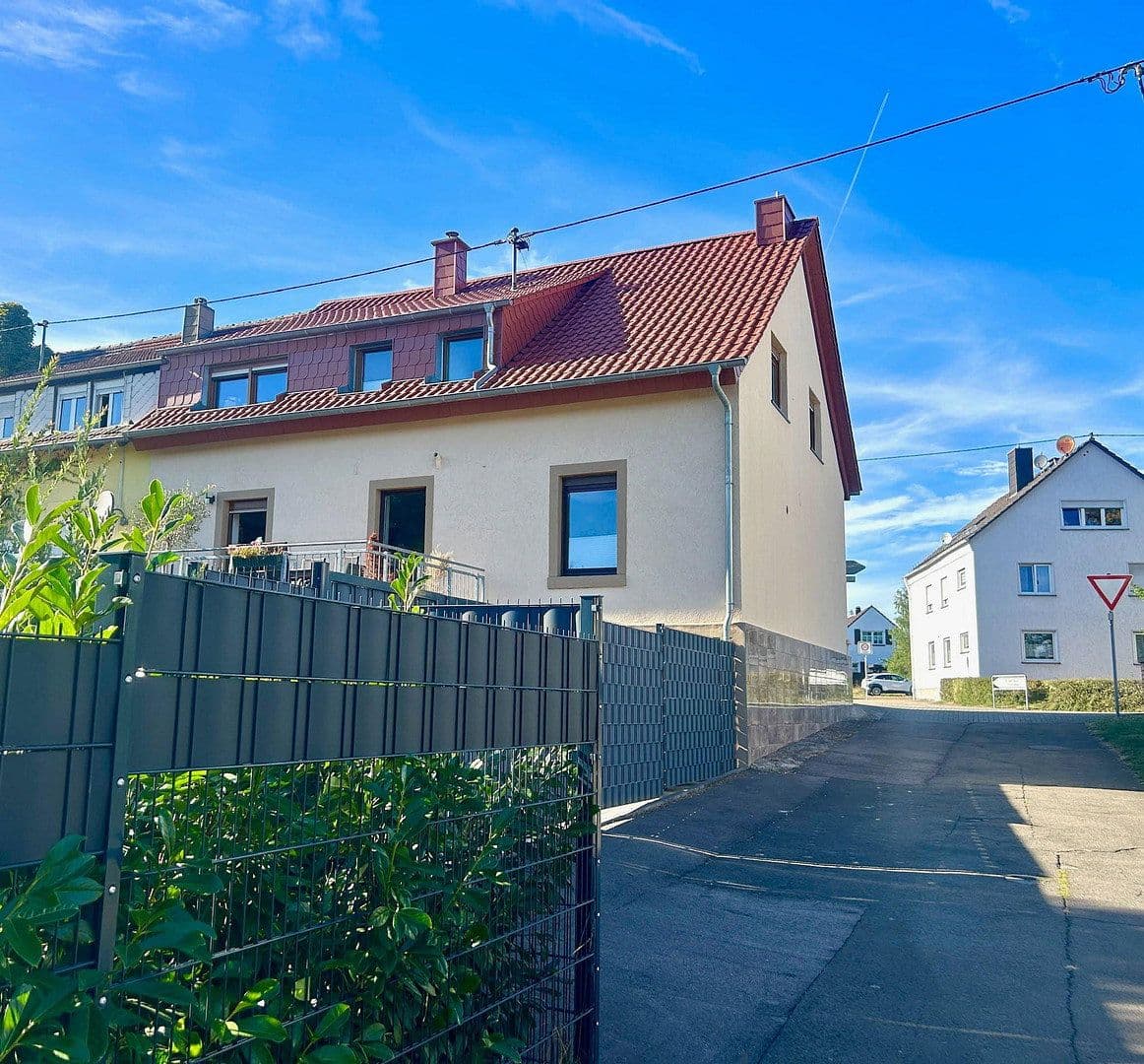 Prodej domu 175 m², pozemek 865 m², Neunkirchen, Země Sársko Prodej domu 175 m², pozemek 865 m², Neunkirchen, Země Sársko