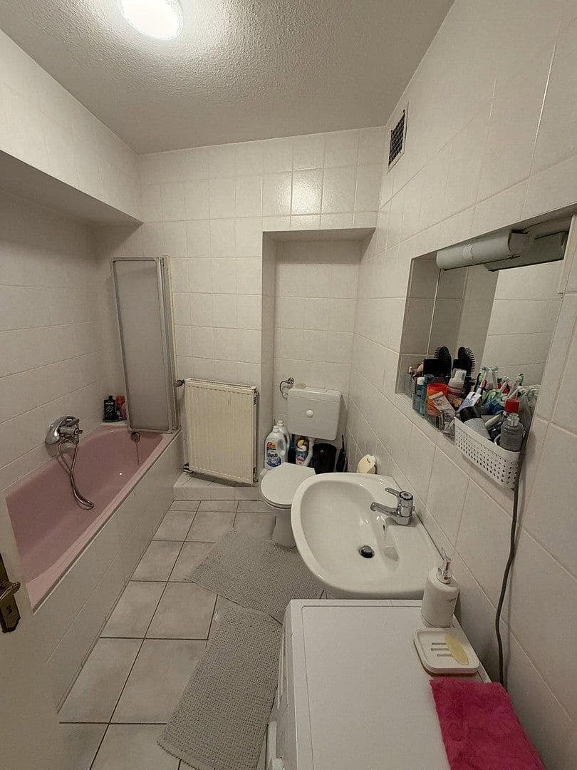 Pronájem bytu 2+1 55 m², Kirchplatz 12, Solingen, Severní Porýní-Vestfálsko Pronájem bytu 2+1 55 m², Kirchplatz 12, Solingen, Severní Porýní-Vestfálsko