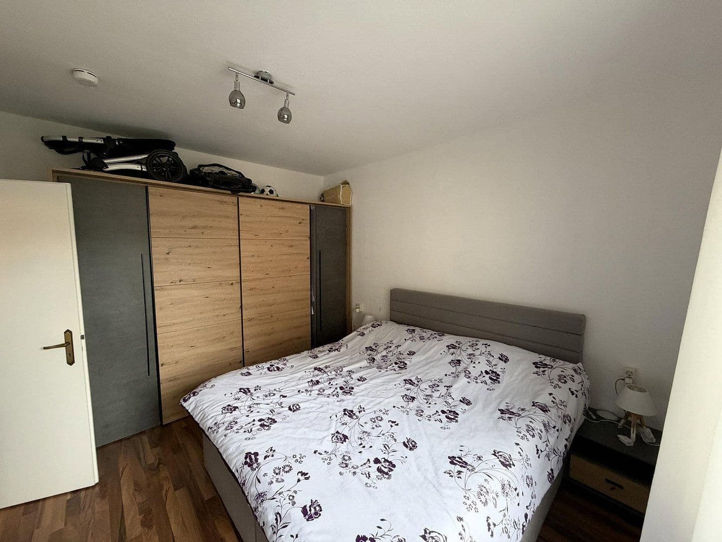 Pronájem bytu 2+1 55 m², Kirchplatz 12, Solingen, Severní Porýní-Vestfálsko Pronájem bytu 2+1 55 m², Kirchplatz 12, Solingen, Severní Porýní-Vestfálsko