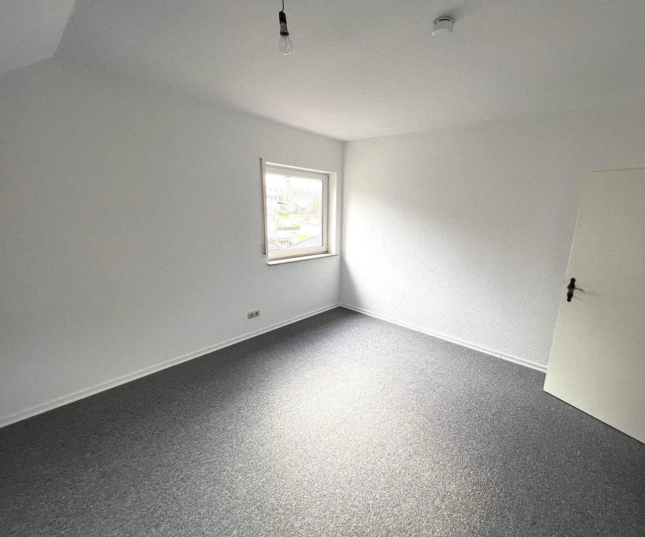 Pronájem bytu 4+1 100 m², Heilberscheid, Porýní-Falc Pronájem bytu 4+1 100 m², Heilberscheid, Porýní-Falc