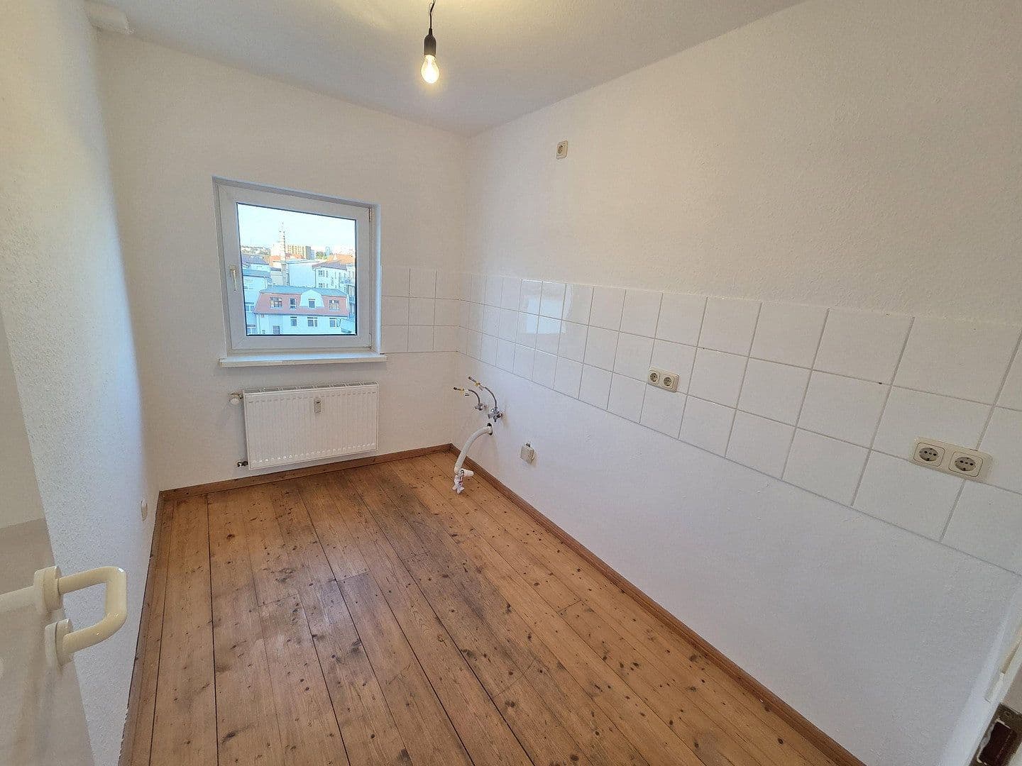 Pronájem bytu 2+1 52 m², Wolfstr. 1, Halle, Sasko-Anhaltsko Pronájem bytu 2+1 52 m², Wolfstr. 1, Halle, Sasko-Anhaltsko
