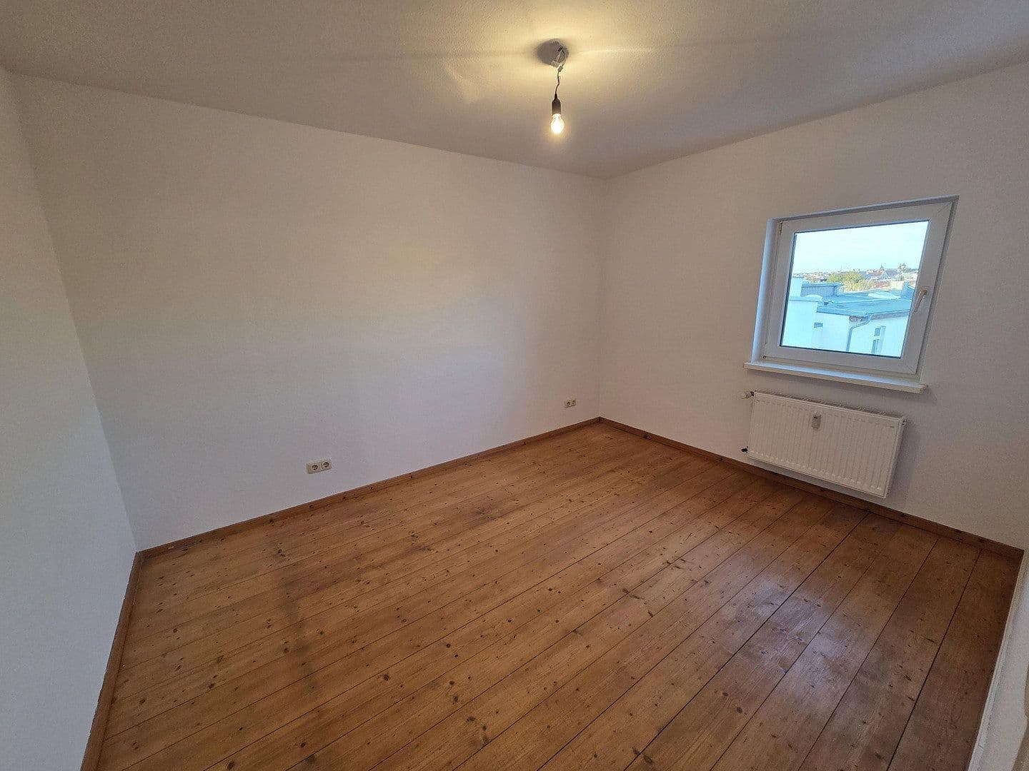 Pronájem bytu 2+1 52 m², Wolfstr. 1, Halle, Sasko-Anhaltsko Pronájem bytu 2+1 52 m², Wolfstr. 1, Halle, Sasko-Anhaltsko