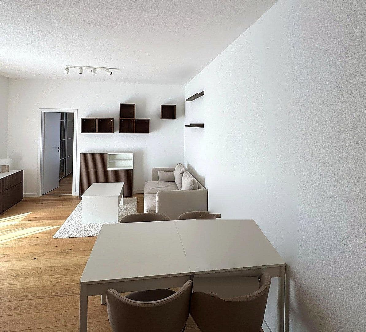 Pronájem bytu 2+1 51 m², Metzingen, Bádensko-Württembersko Pronájem bytu 2+1 51 m², Metzingen, Bádensko-Württembersko
