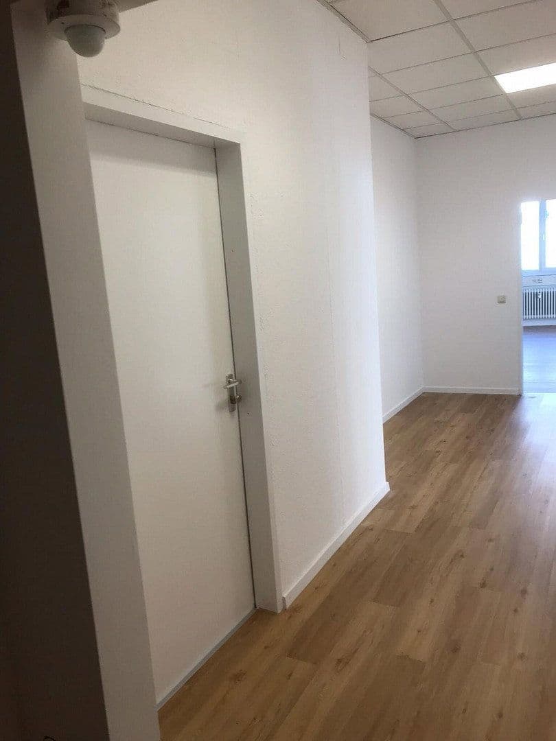 Pronájem kanceláře 168 m², Augsburg, Bavorsko Pronájem kanceláře 168 m², Augsburg, Bavorsko
