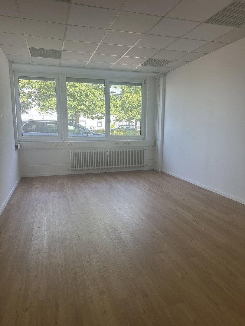 Pronájem kanceláře 168 m², Augsburg, Bavorsko Pronájem kanceláře 168 m², Augsburg, Bavorsko