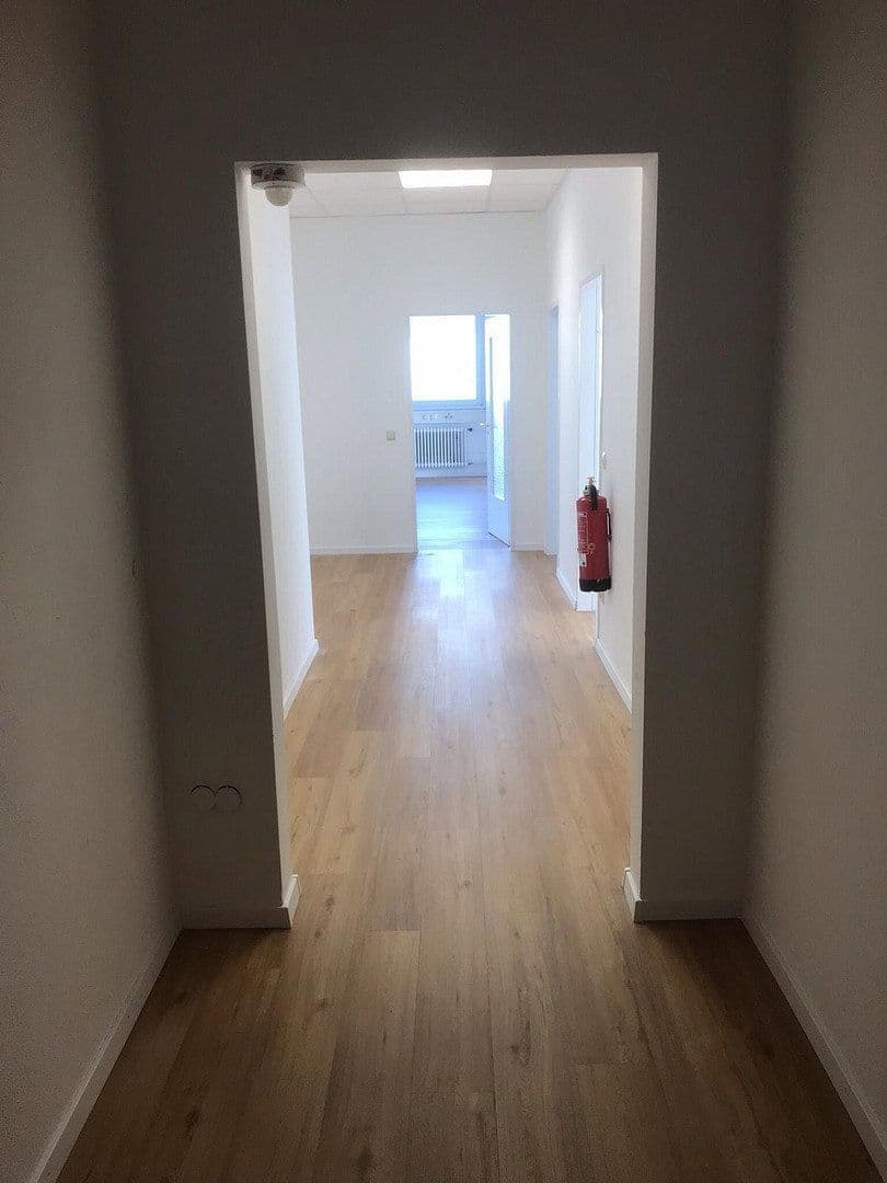Pronájem kanceláře 168 m², Augsburg, Bavorsko Pronájem kanceláře 168 m², Augsburg, Bavorsko