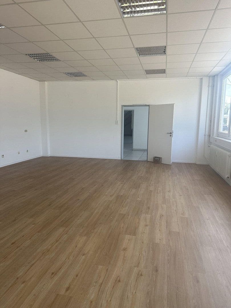 Pronájem kanceláře 168 m², Augsburg, Bavorsko Pronájem kanceláře 168 m², Augsburg, Bavorsko