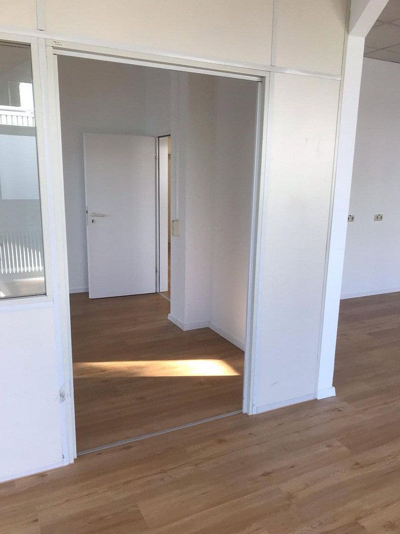 Pronájem kanceláře 168 m², Augsburg, Bavorsko Pronájem kanceláře 168 m², Augsburg, Bavorsko